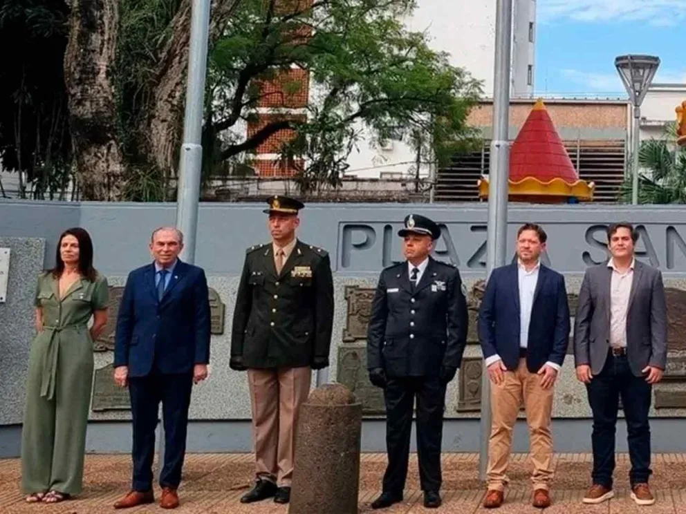 Leonardo Stelatto y demás autoridades presentes en el acto