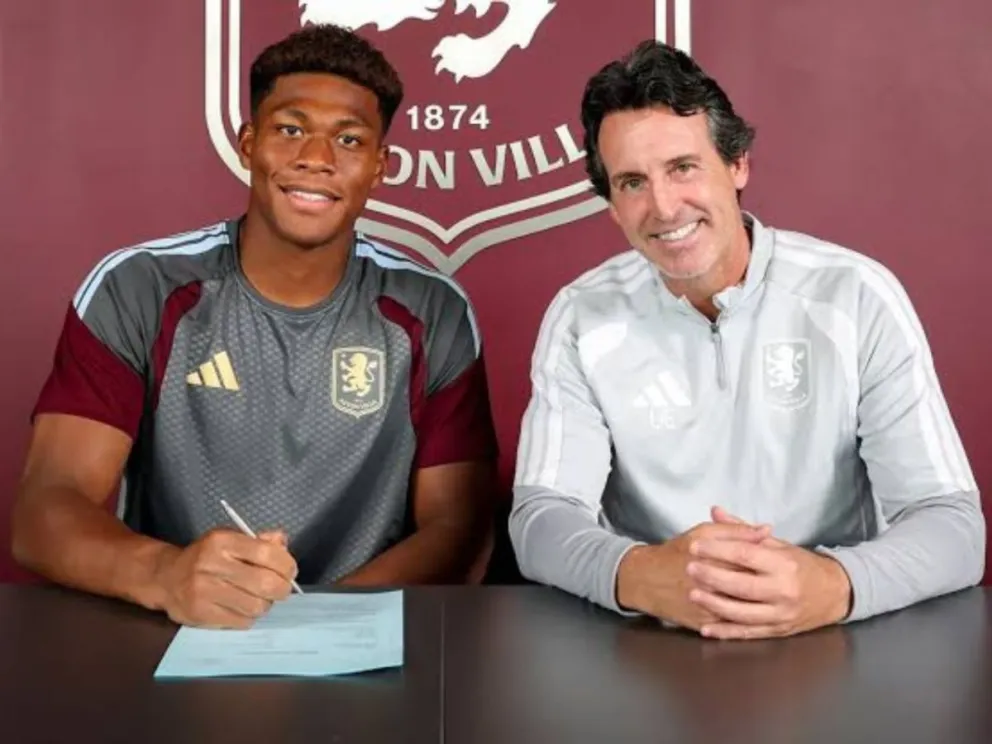 El futbolista Zion Suzuki firmó contrato con el Aston Villa
