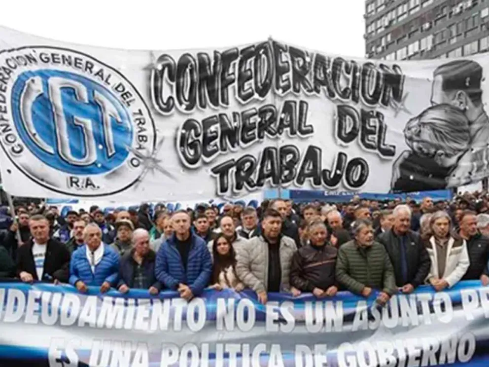 Masiva convocatoria en la “Marcha de los endeudados”