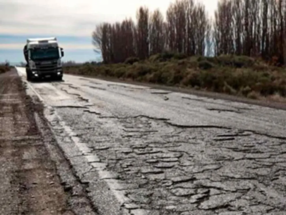 Deterioro de la infraestructura vial es visible en todo el país