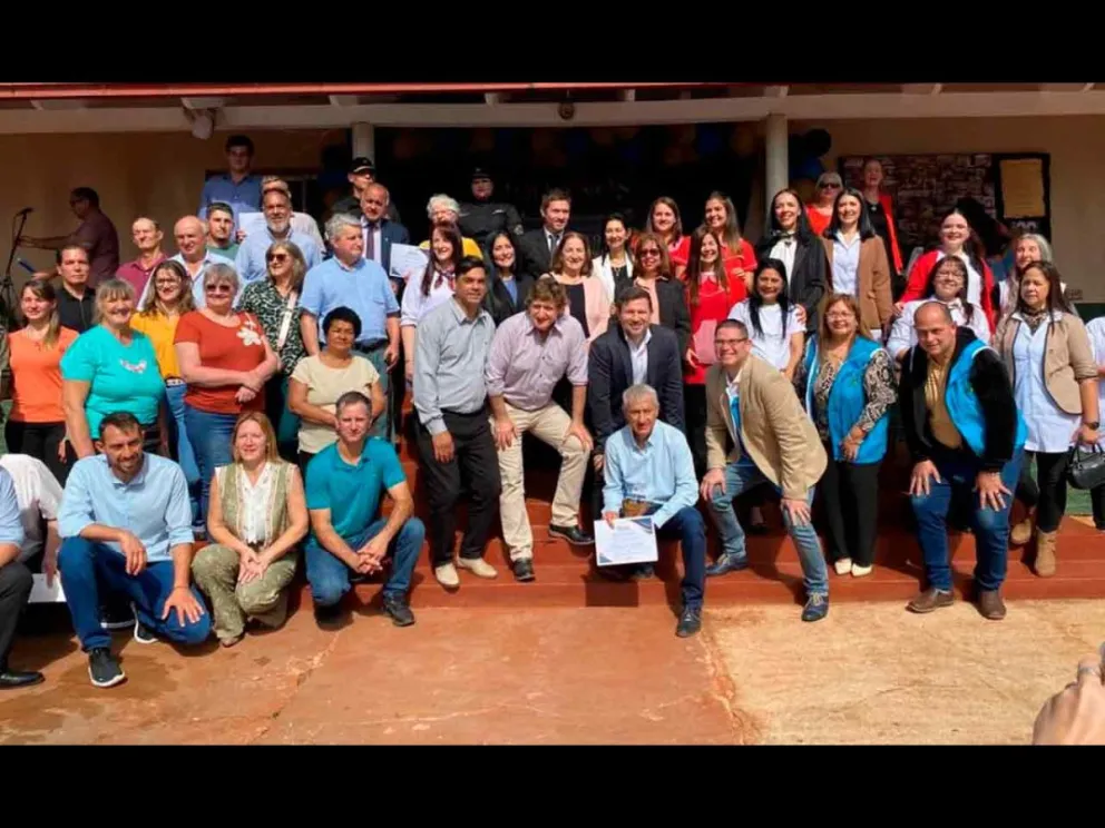 Con un emotivo acto conmemorativo