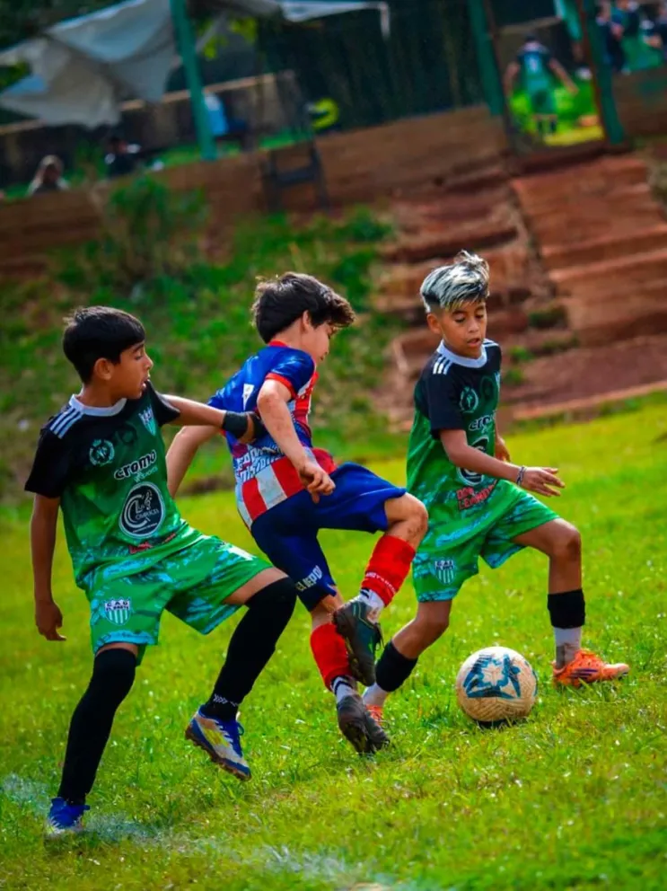 El Club Deportivo Misiones proyecta a los jóvenes de la Provincia hacia el fútbol profesional