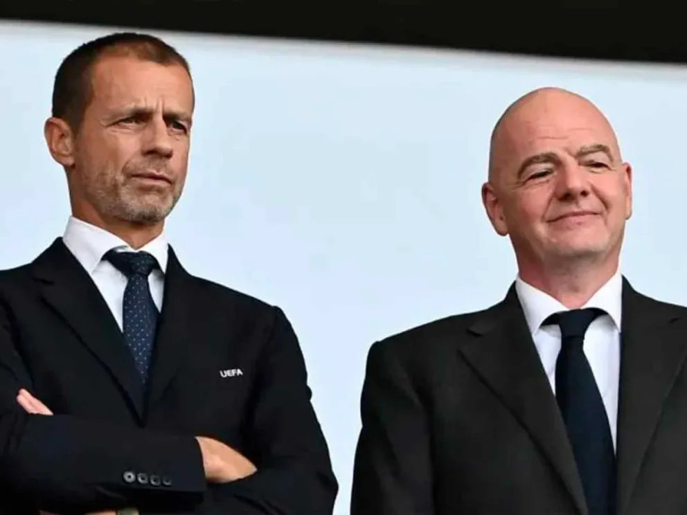 Aleksander Ceferin y Gianni Infantino