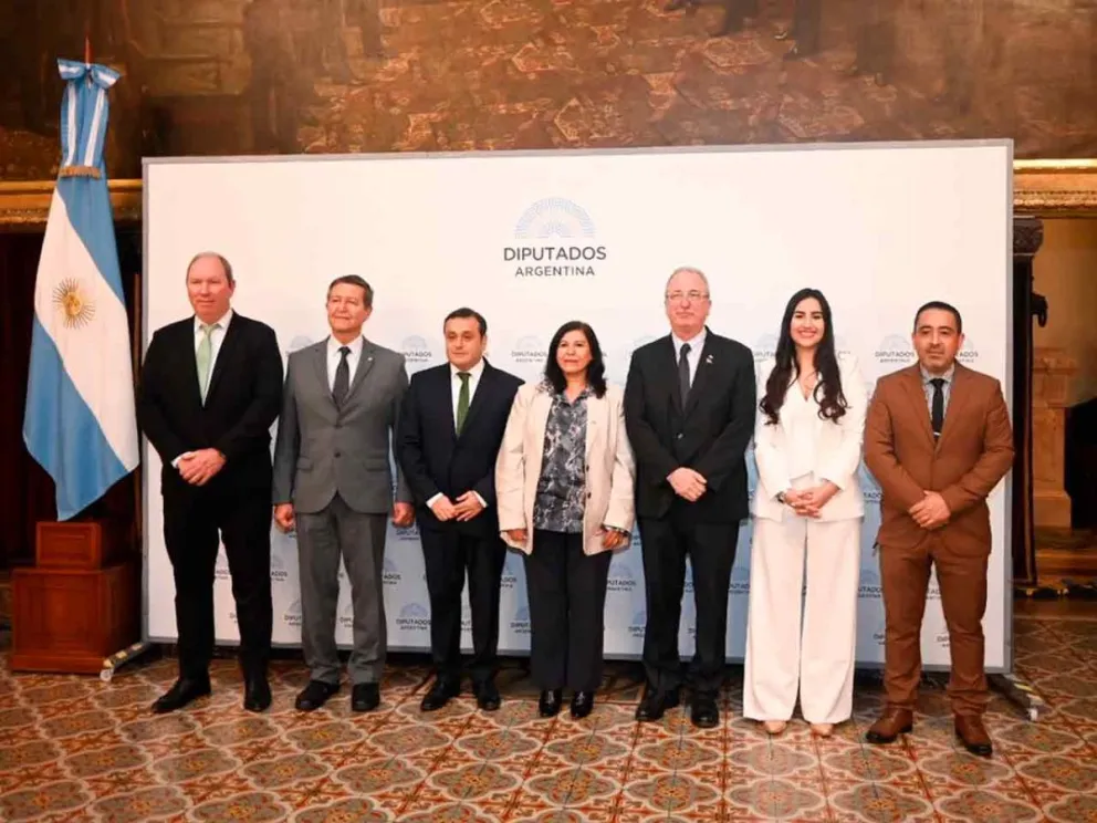 El Gobernador acompañó al bloque Argentina Federal