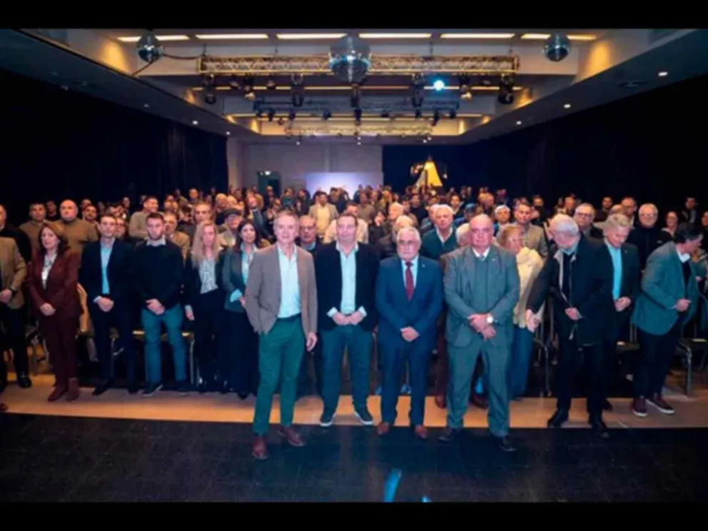 Representantes de cámaras empresarias y de la CGT