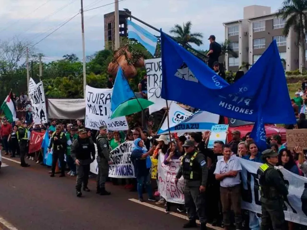 Se concentraron el viernes en la ciudad de Iguazú en el marco de la visita oficial del Presidente Javier Milei