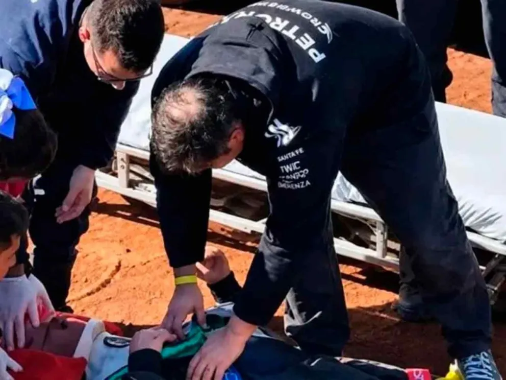 Colaboró en las primeras maniobras de asistencia
