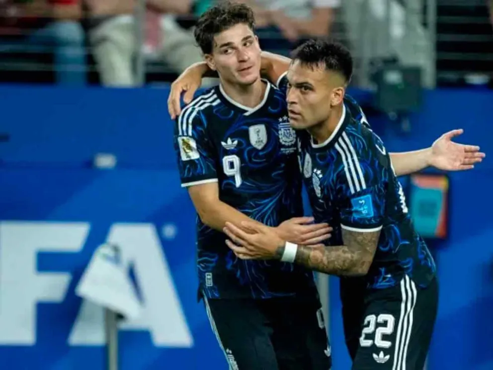  Julián Álvarez y Lautaro Martínez