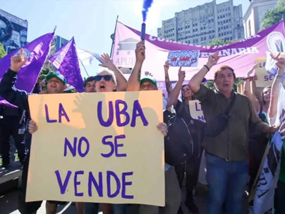 Marcha contra el ajuste  a la universidad pública