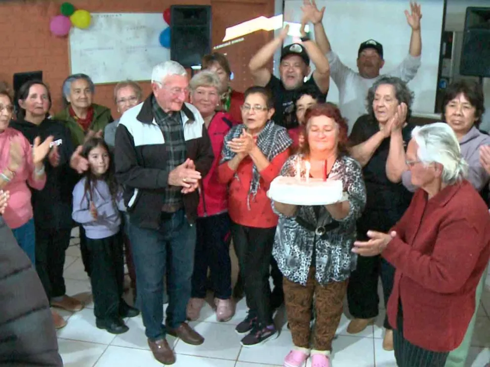 Mate Cocido Bingo y festejo por el 11° aniversario del Club de Abuelos 