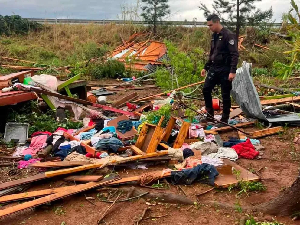 Destruyó varias viviendas