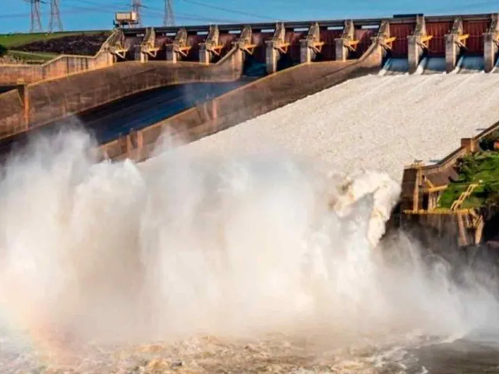 Apertura de las compuertas de la represa Itaipú