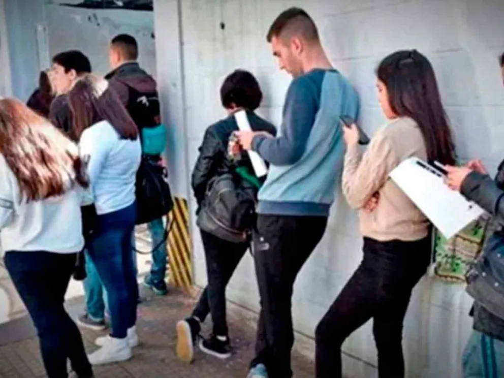 El desempleo golpea más fuerte a mujeres de 14 a 29 años