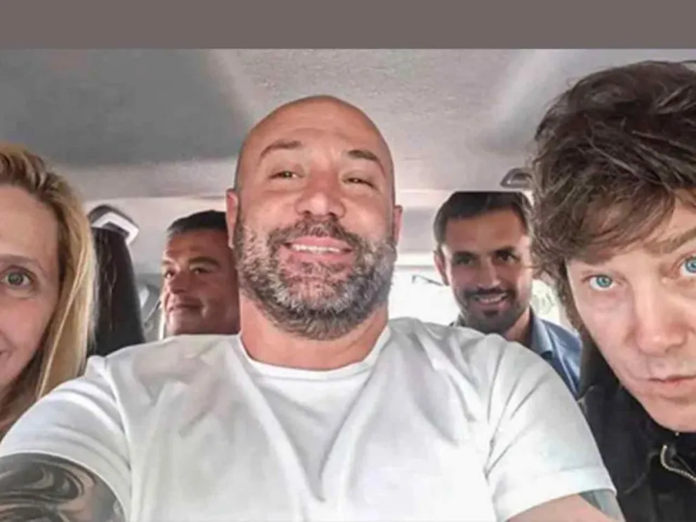 Diego Spagnuolo junto a Karina y Javier Milei