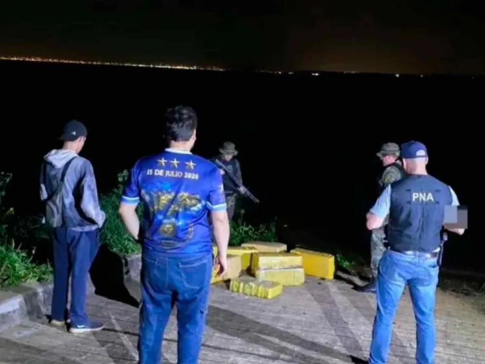 Prefectura Naval incautó 9 bultos con droga, abandonados  
