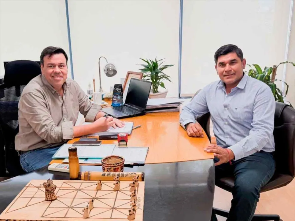 Juan Carlos Pereira junto a Rafael Cabrera
