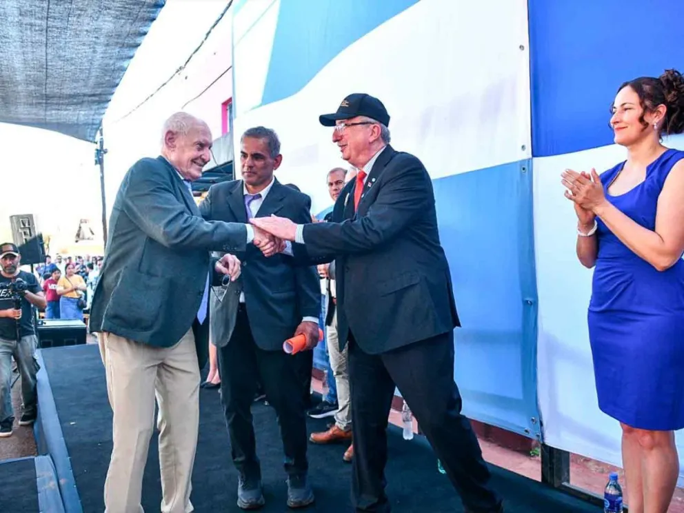 El Gobernador homenajeó a los pioneros