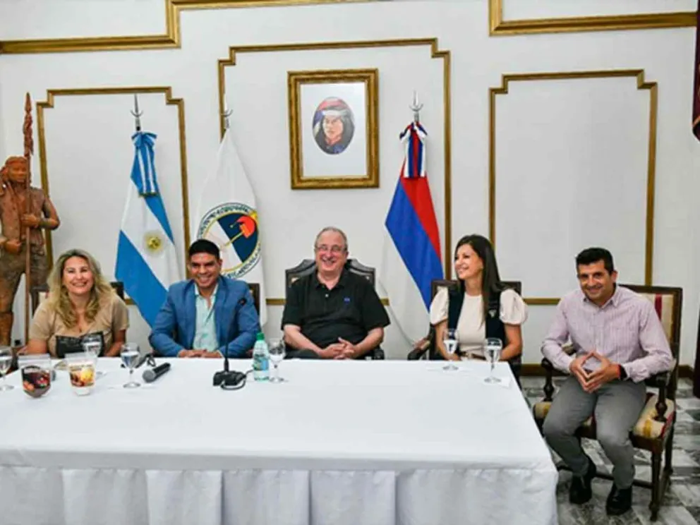 El Gobernador Hugo Passalacqua durante la presentación