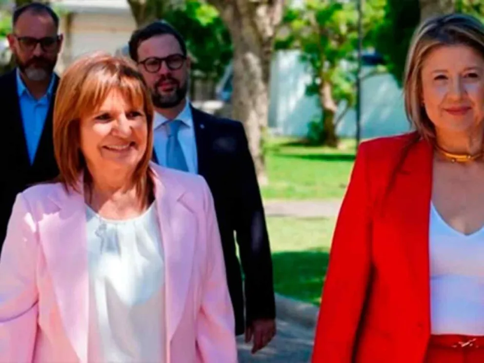 Patricia Bullrich junto a Alejandra Monteoliva