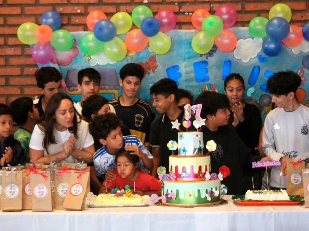 Agasajo para niños y adolescentes