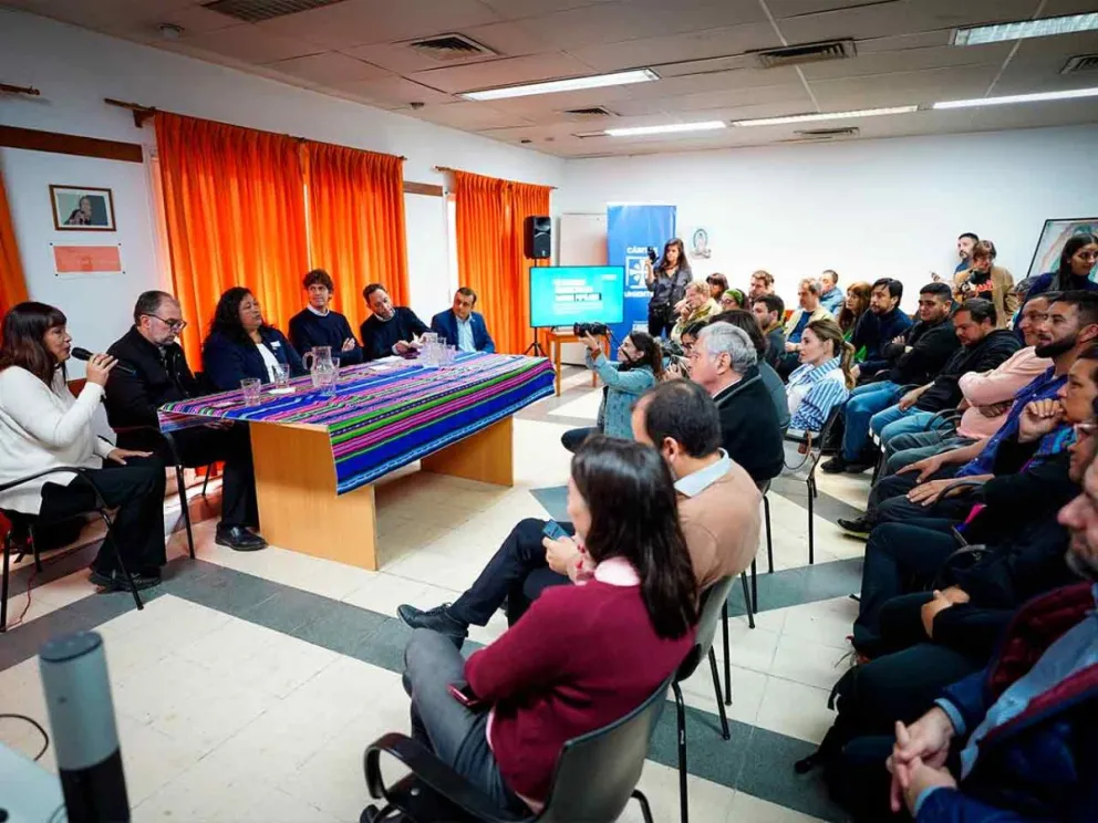 Herrera Ahuad suscribe la iniciativa multipartidaria