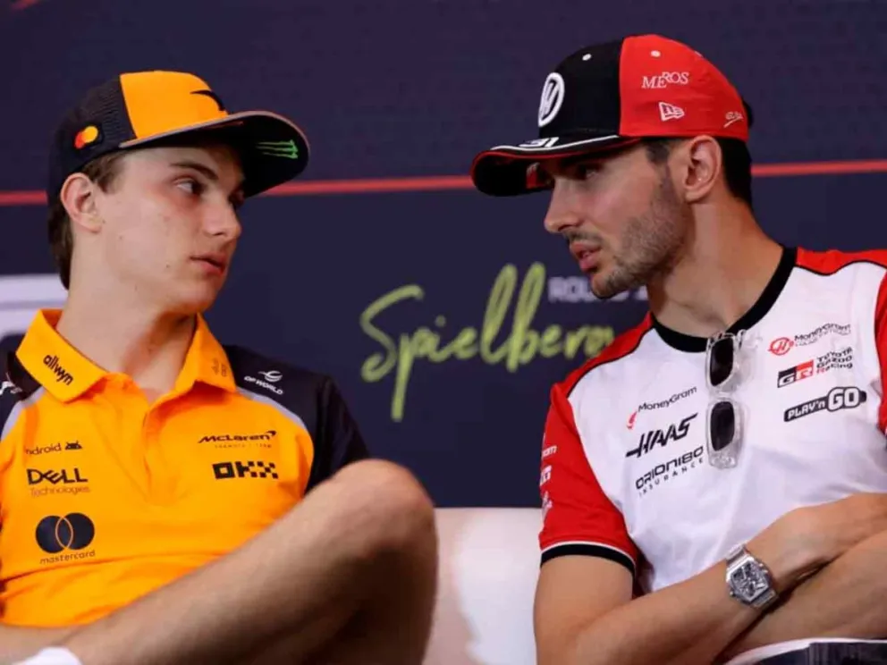  Oscar Jack Piastri junto a Esteban Ocon