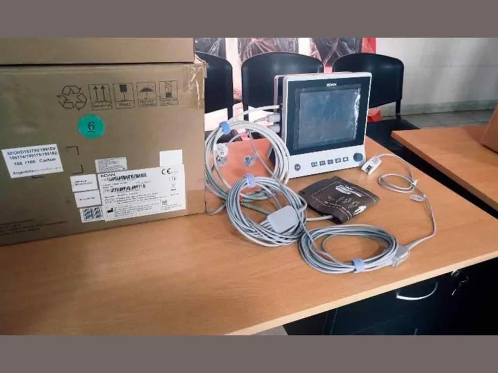 Equipamiento  y mobiliario clínico suministrado