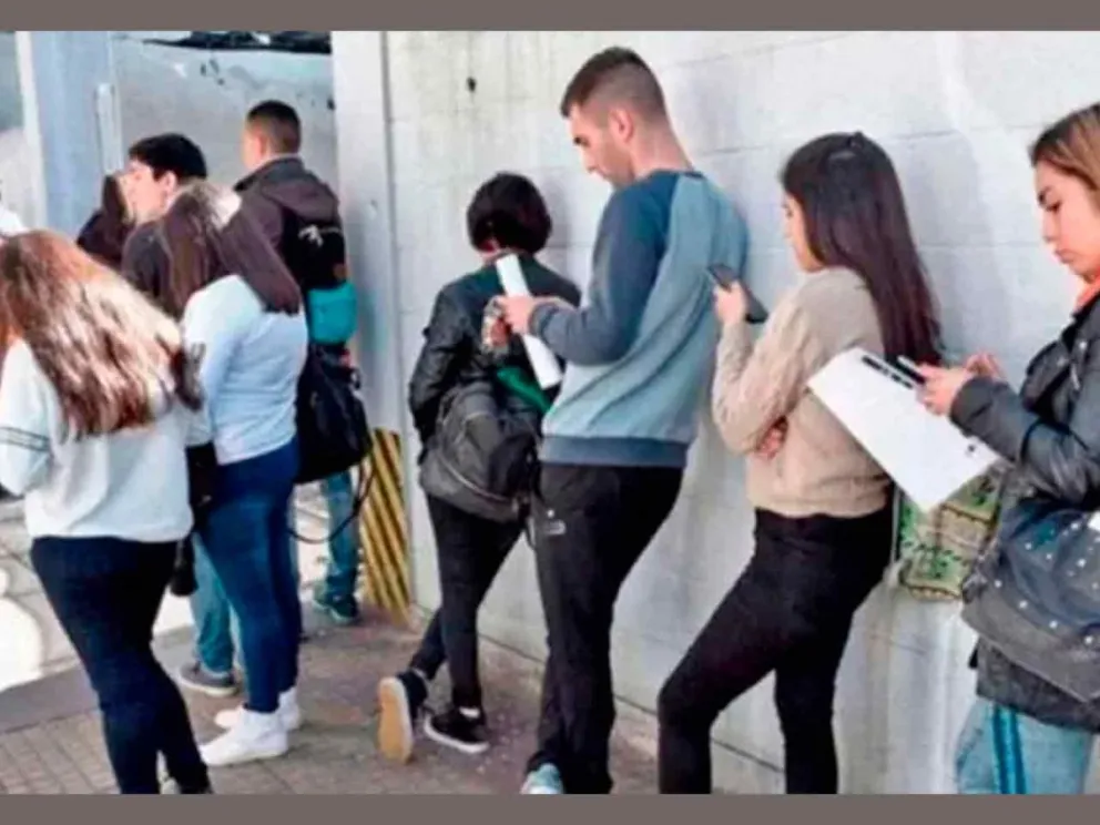 241.200 puestos destruidos desde finales de 2023