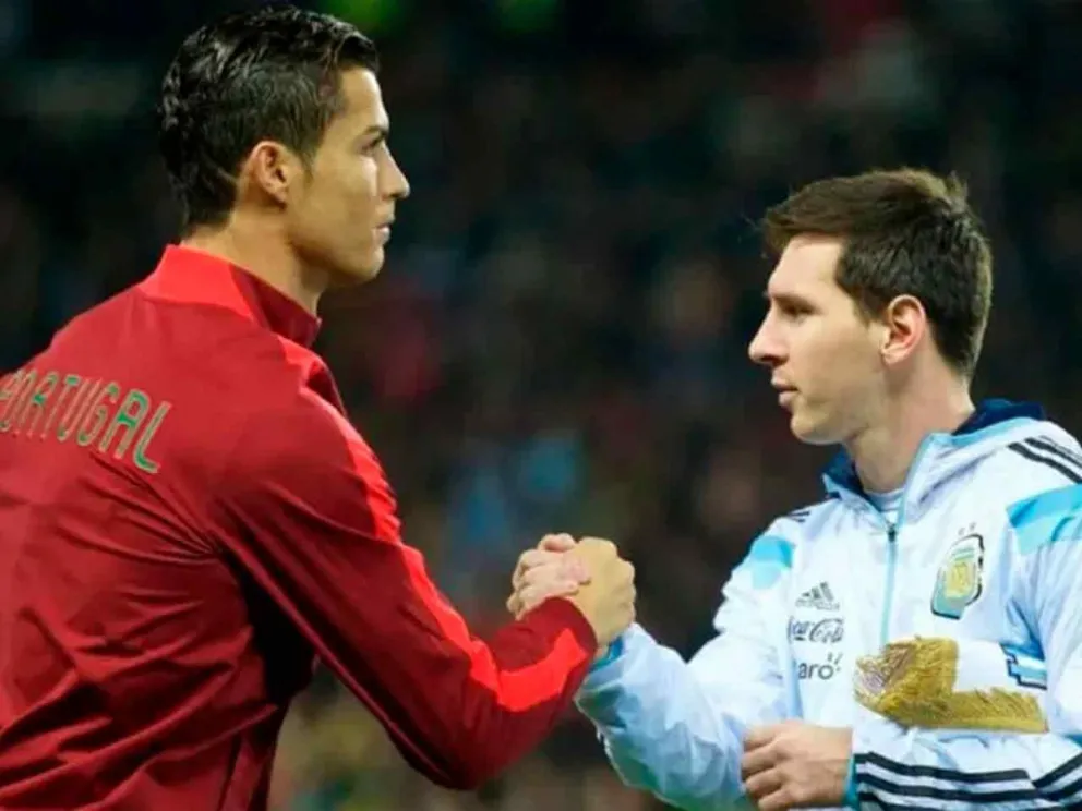 Saludo de capitanes: Ronaldo y Messi