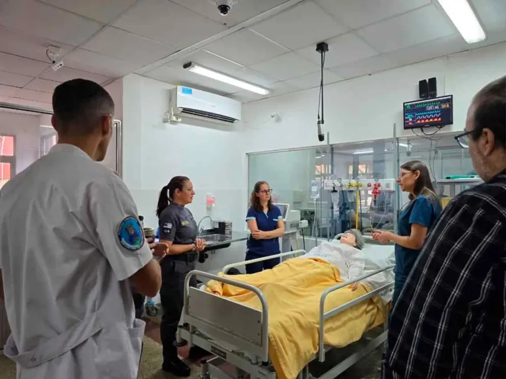 Práctica en el simulador de la Escuela de Enfermería