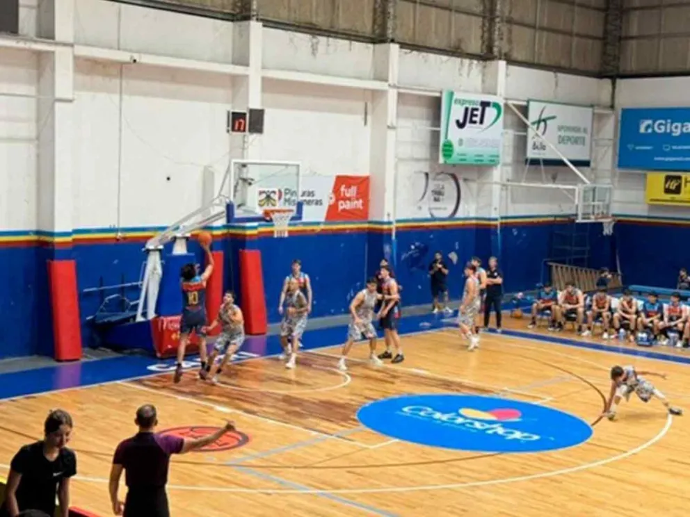 Ganó 102-57