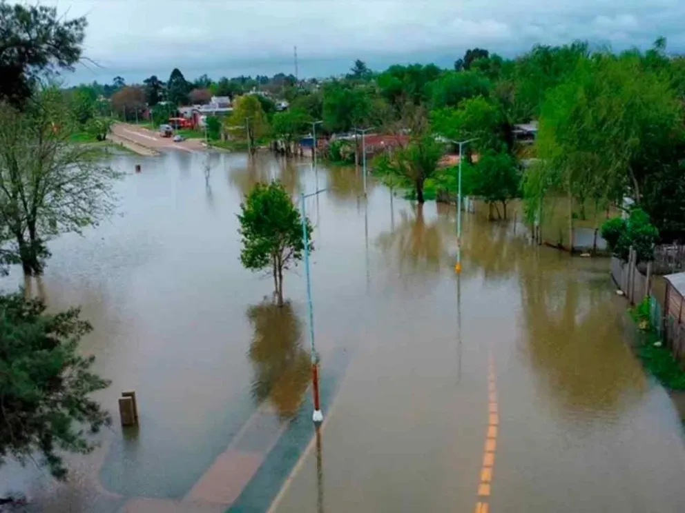 Situación crítica por el avance del agua