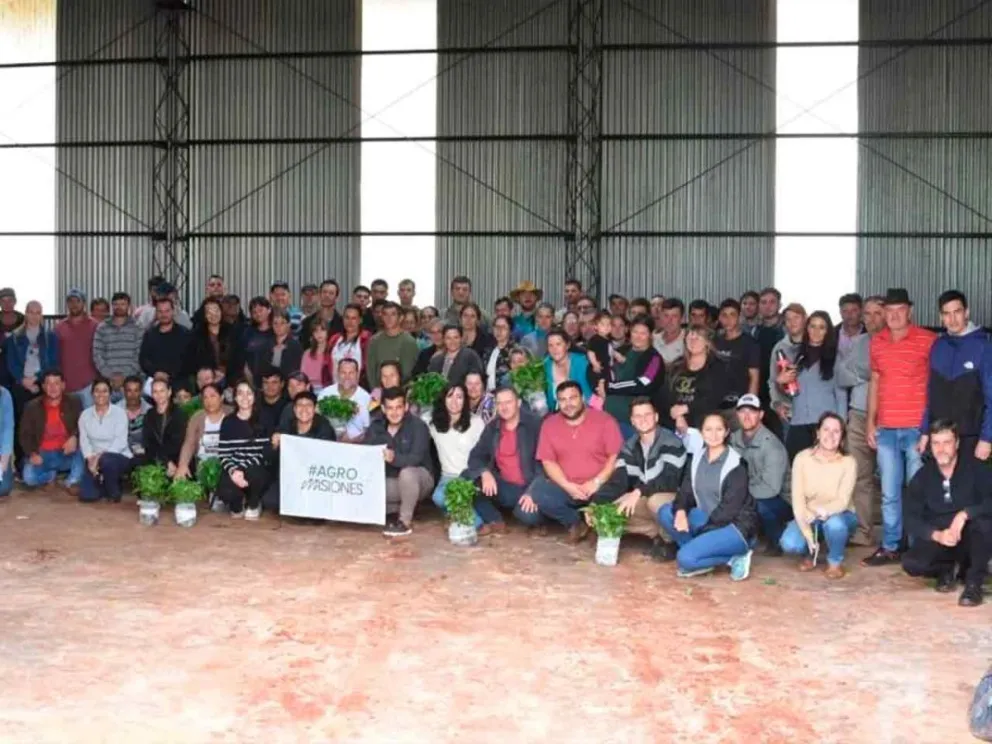 Capacitación y entrega de insumos en San Vicente