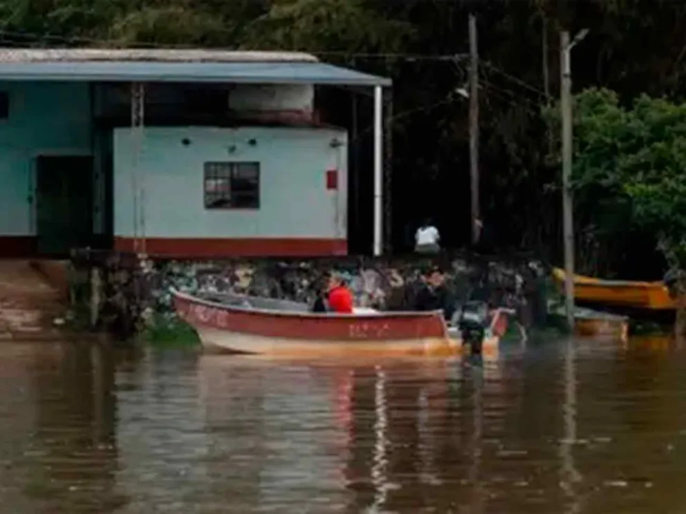 Más de 20 personas evacuadas de la zona costera