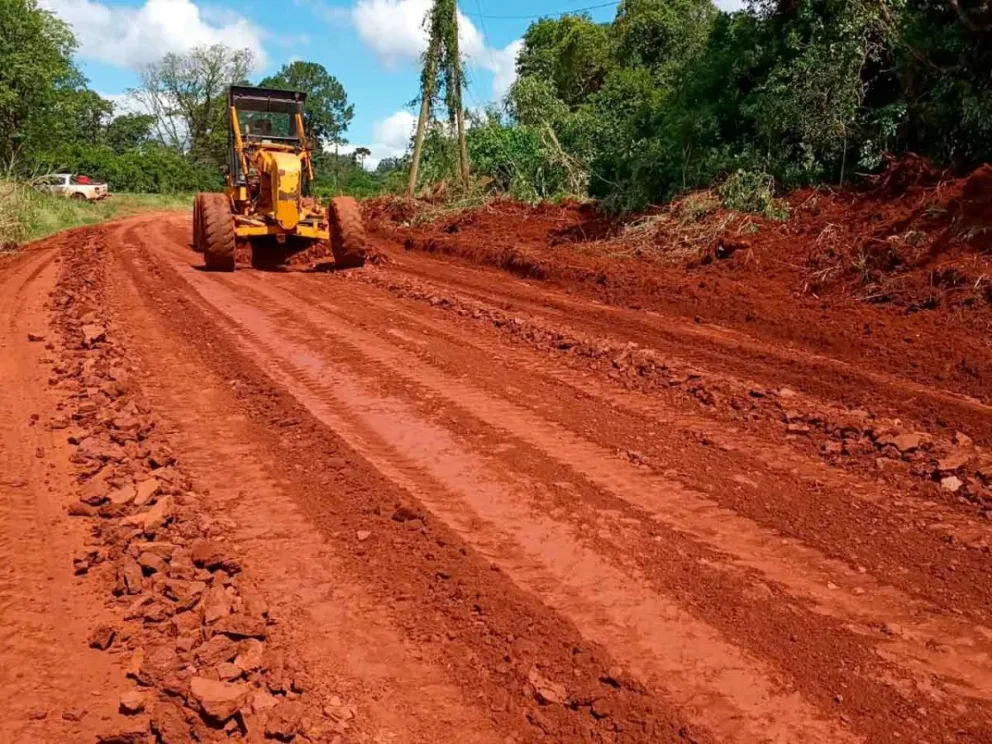 Ampliación de cunetas y entoscado de los sectores críticos