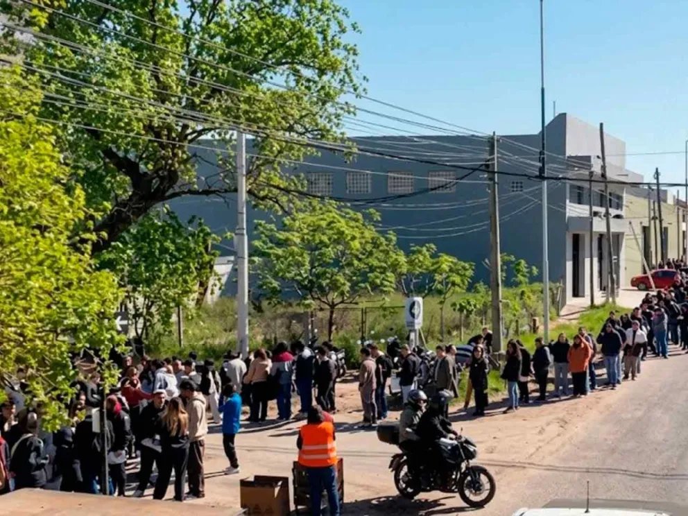Desesperación por conseguir un empleo formal