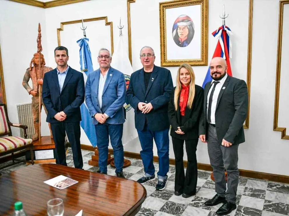 El Gobernador junto a representantes del COPAJU