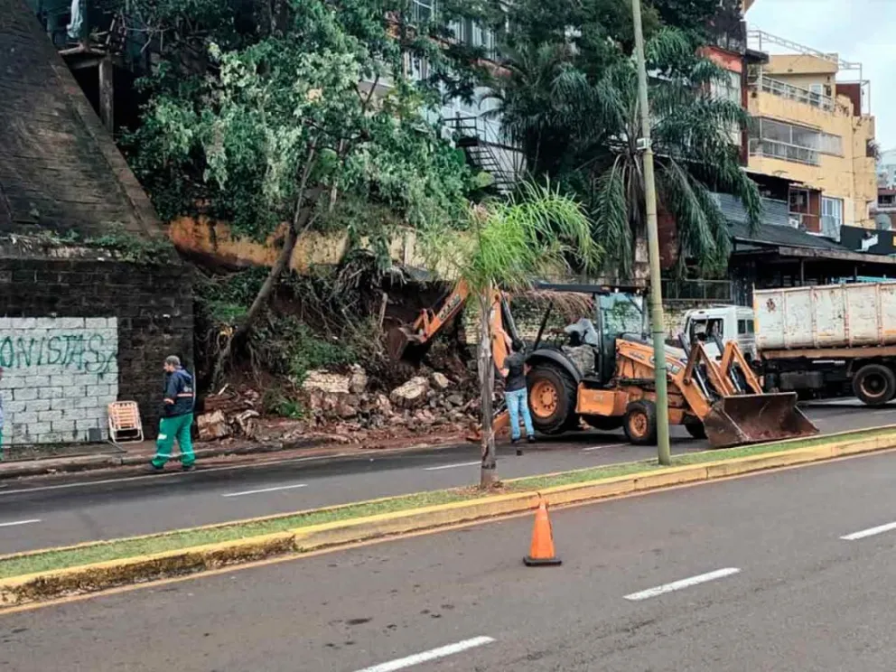 Cedió el muro de contención de un inmueble