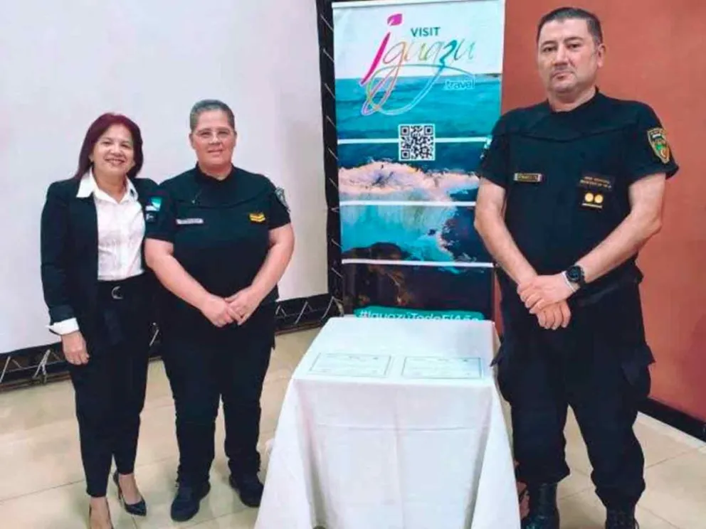Acto de entrega de certificados a los integrantes de la URV