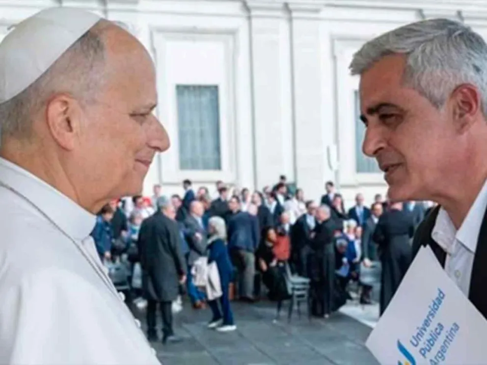 El Papa León XIV y Franco Bartolacci