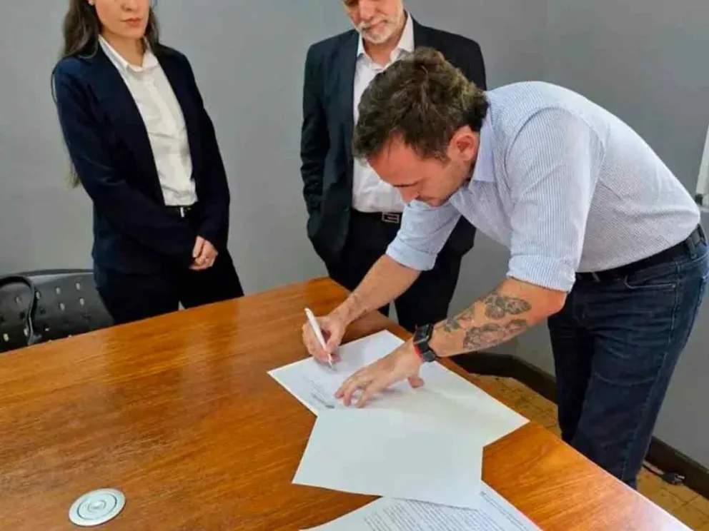 Subscriben nota a Diego Santilli