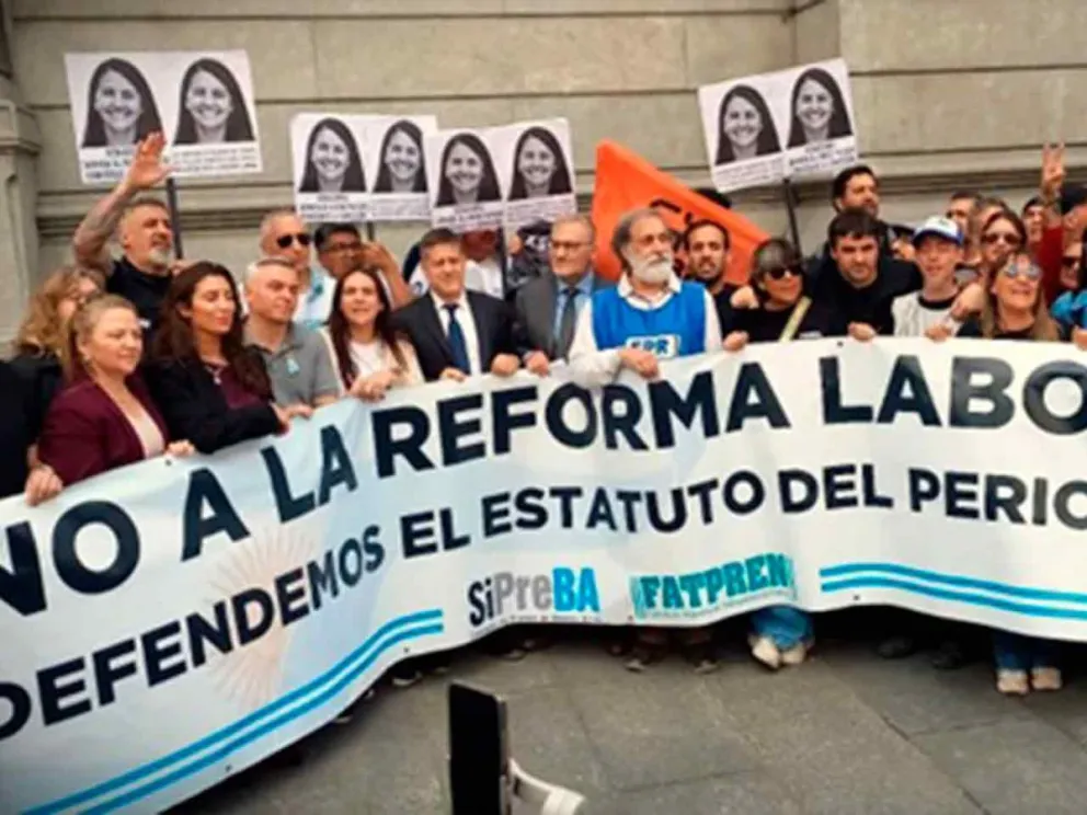 Repudio frente al Congreso
