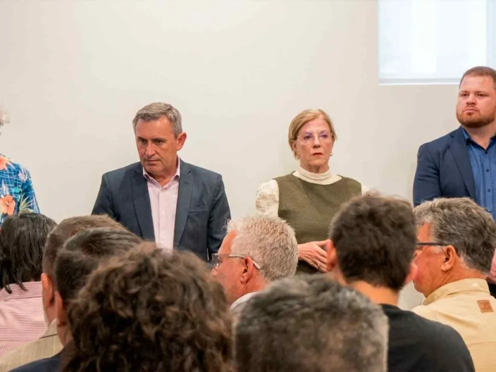 Carlos Sartori y Viviana Rovira junto a funcionarios brasileños